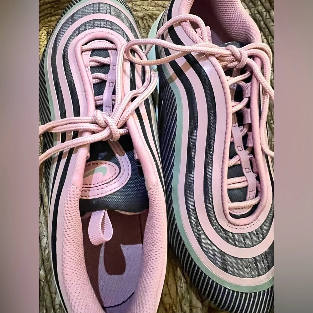 Size 7y  (GS) - Nike Air Max 97 Ultra 17 Low Elemental Pink MINT